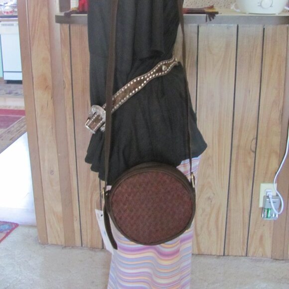 SCULLY  CANTEEN STYLE LEATHER CROSS BODY HANDBAG  GENUINE LEATHER - Picture 3 of 11